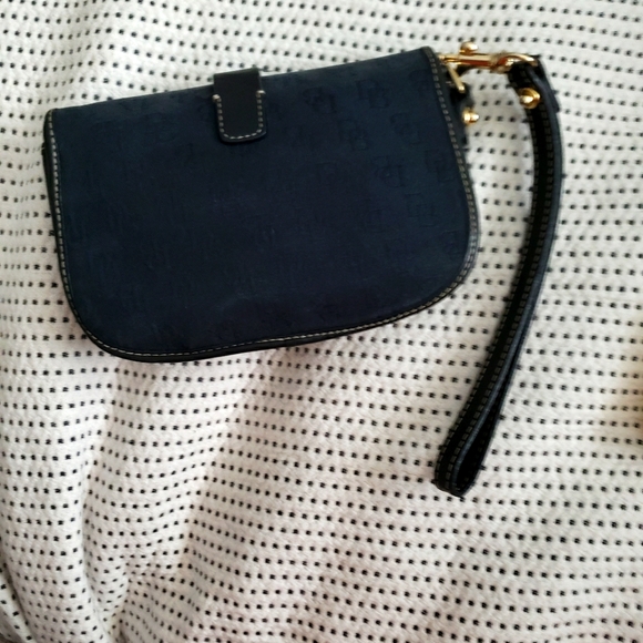 Dooney and Bourke Black Logo Wristlet - Picture 2 of 4